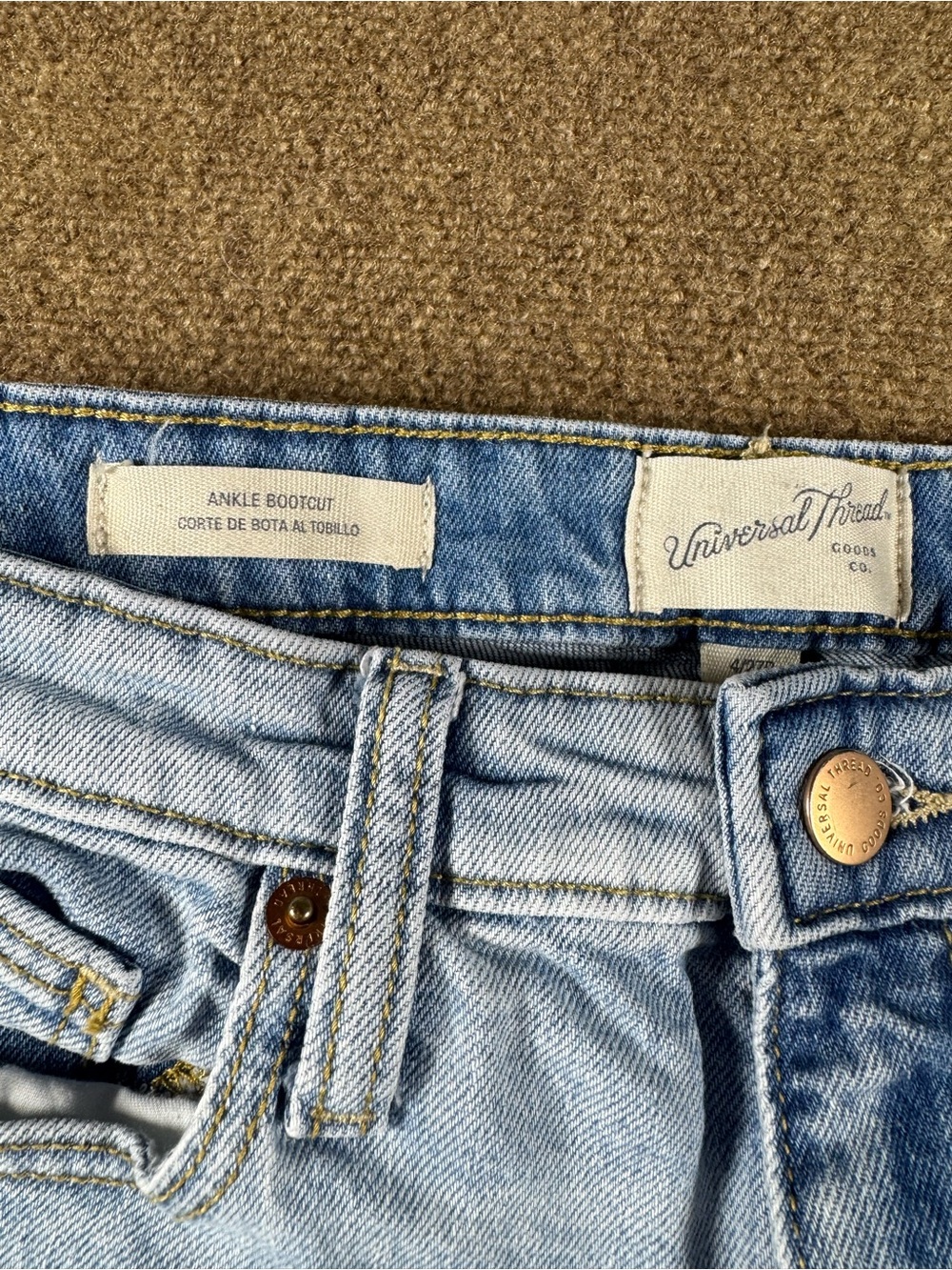 Universal Thread Light Blue Denim Cropped Ankle Bootcut Raw Hem Jeans Size 27 4 - Picture 11 of 13